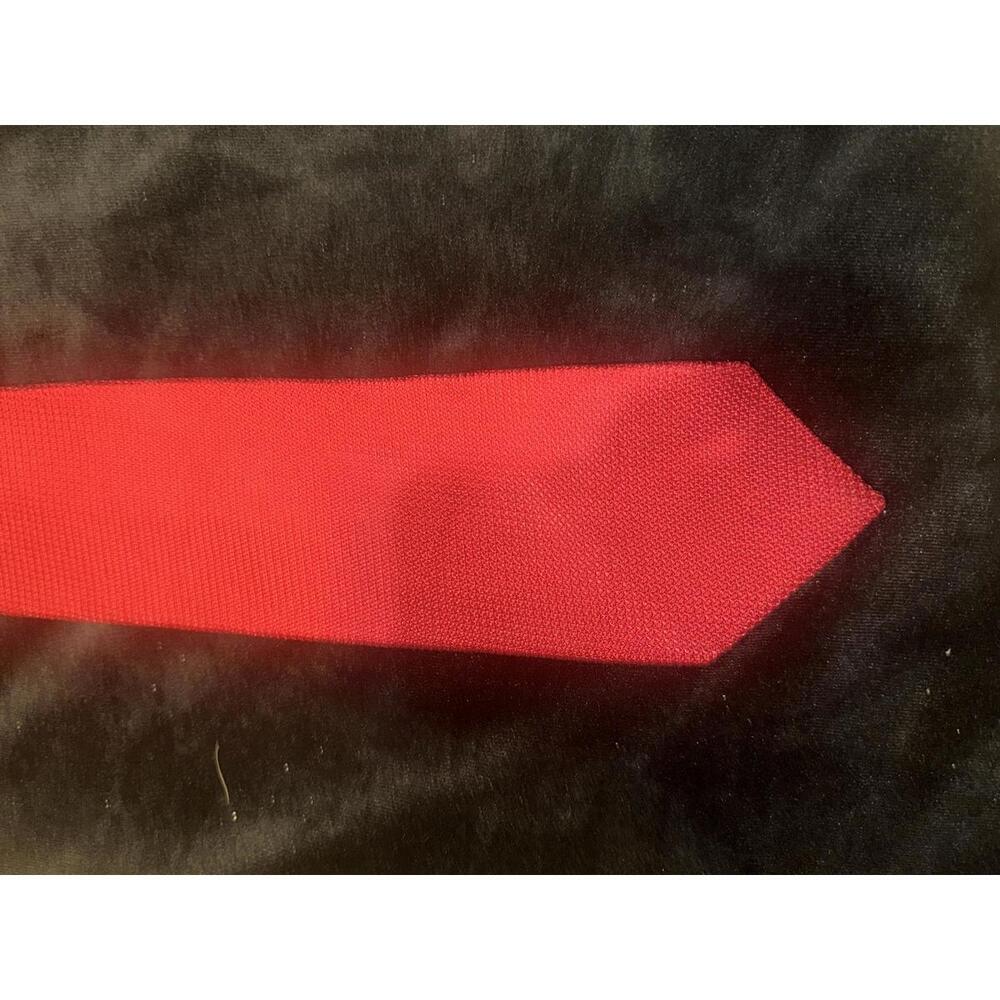 Brooks Brothers Red Knit Men's Tie - Picture 2 of 3